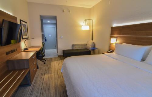holiday inn express and suites indianapolis northwest by ihg