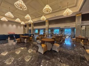 the supreme hotel and banquet