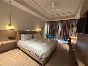 the supreme hotel and banquet