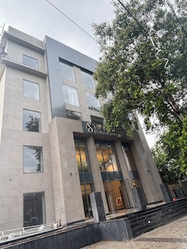 the supreme hotel and banquet