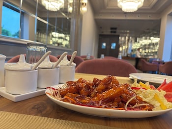 the supreme hotel and banquet