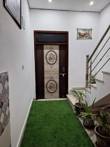 Tara Home Stay,,2 star