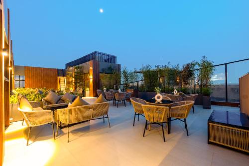 saltstayz autograph advant and sector 144