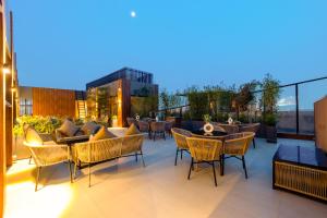 saltstayz autograph advant and sector 144