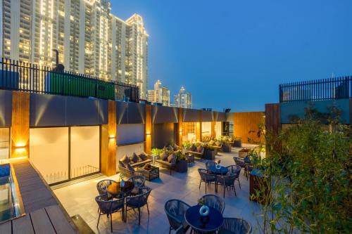 saltstayz autograph advant and sector 144