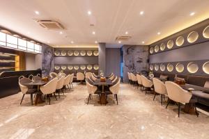 saltstayz autograph advant and sector 144