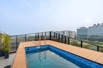 saltstayz autograph advant and sector 144