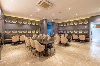 saltstayz autograph advant and sector 144