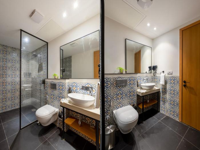 saltstayz autograph advant and sector 144