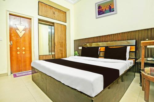 Hotel Kingstone Zirakpur,,2 star