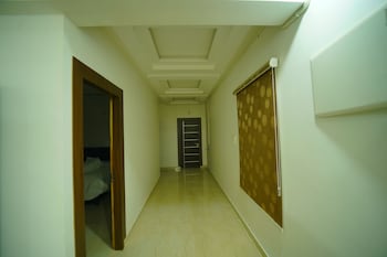 Elite Vistara,,3 star