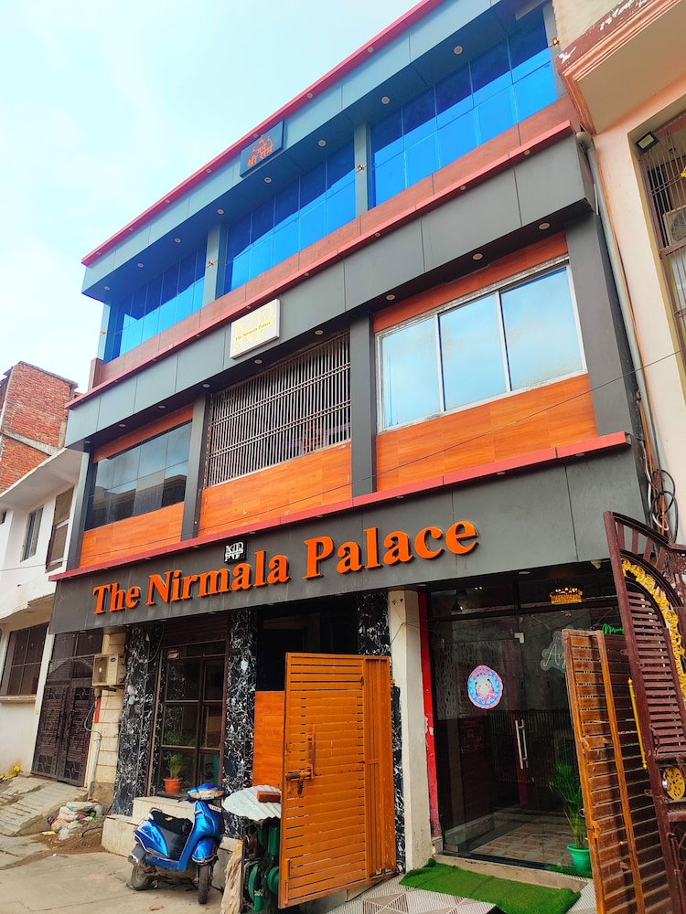 hotel nirmala palace ayodhya
