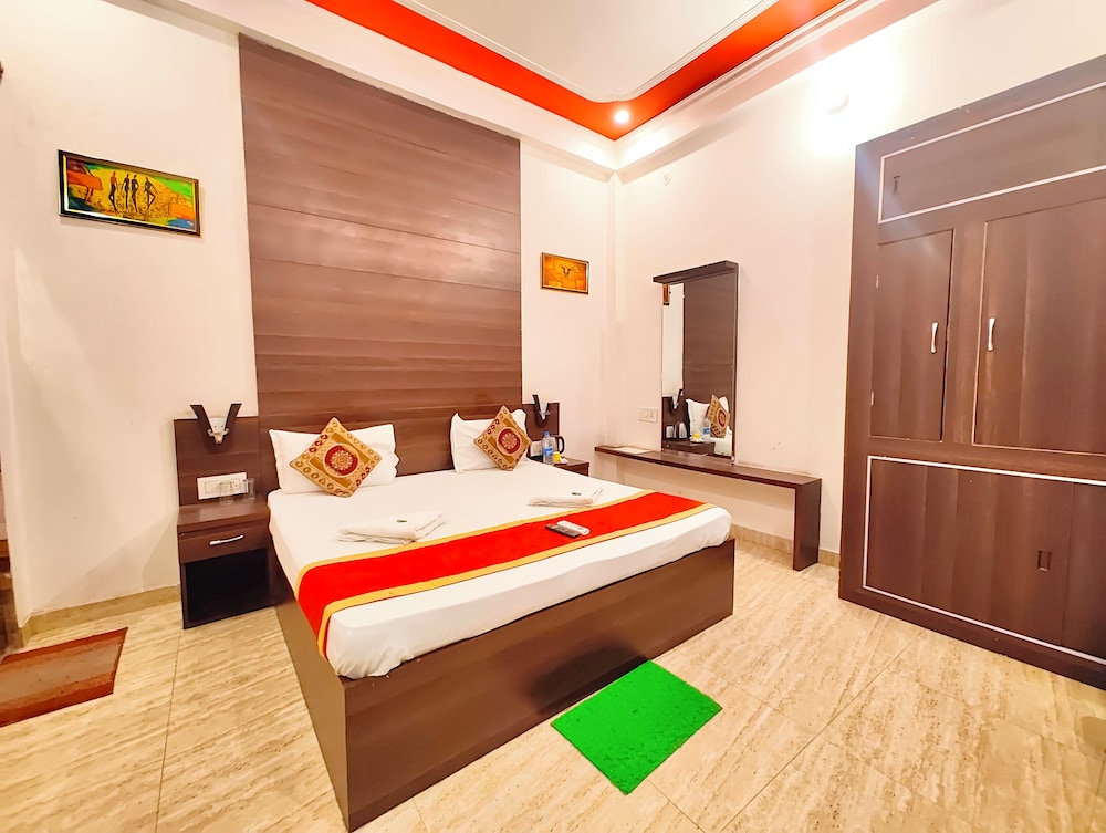 hotel nirmala palace ayodhya