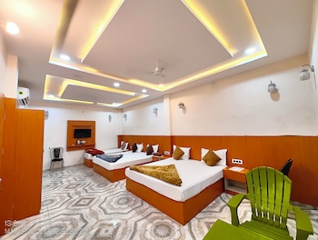 hotel nirmala palace ayodhya