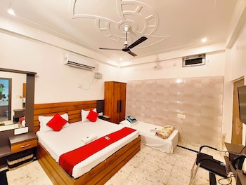 hotel nirmala palace ayodhya