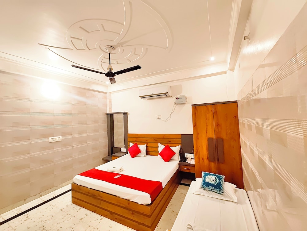 hotel nirmala palace ayodhya