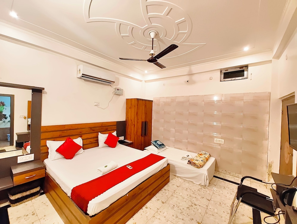 hotel nirmala palace ayodhya