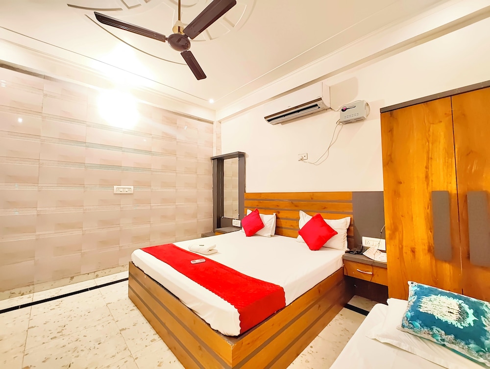 hotel nirmala palace ayodhya