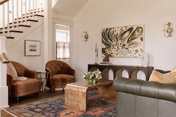 Sylvan Park Boarding House,,2 star