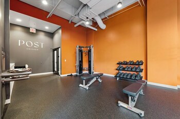 New & Modern  Lux City Escape,853 W Blackhawk St,2 star