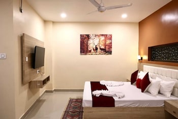 regal guest house by roh