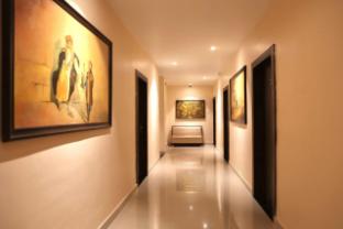 regal guest house by roh