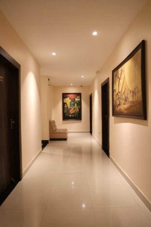 regal guest house by roh