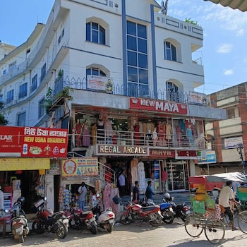 regal guest house by roh