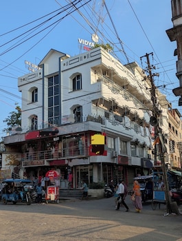 regal guest house by roh