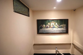 regal guest house by roh