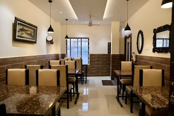 regal guest house by roh