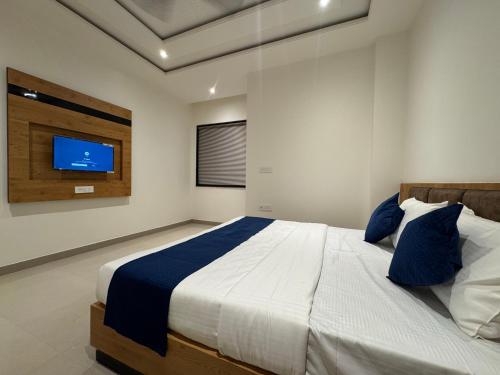 The Vrind Orchid,,2 star