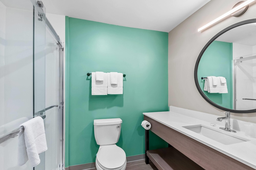 echo suites sterling