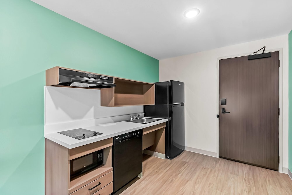 echo suites sterling