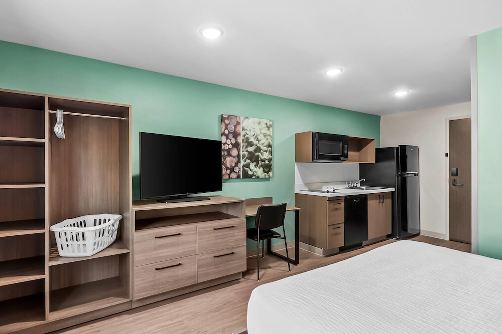 echo suites sterling