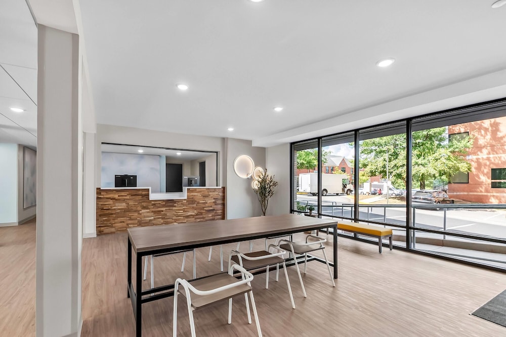 echo suites sterling