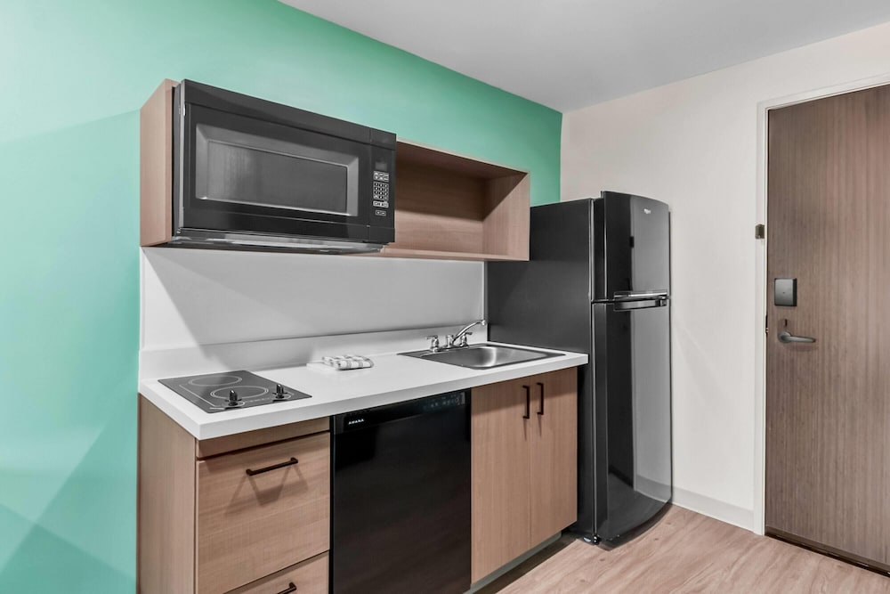 echo suites sterling
