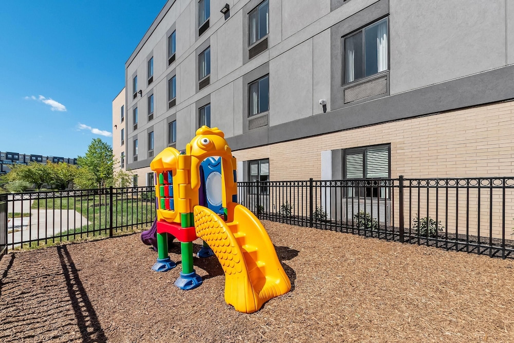 echo suites sterling
