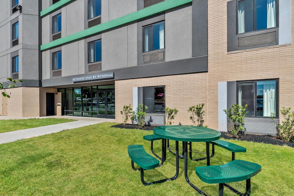 echo suites sterling