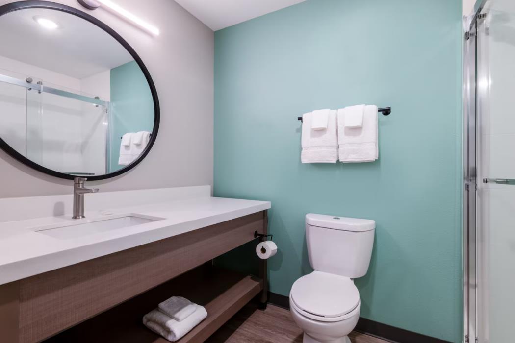 echo suites sterling
