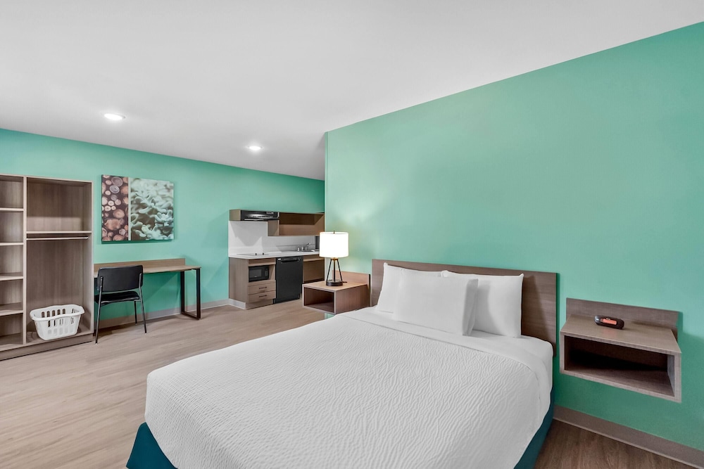 echo suites sterling