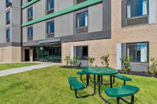 echo suites sterling