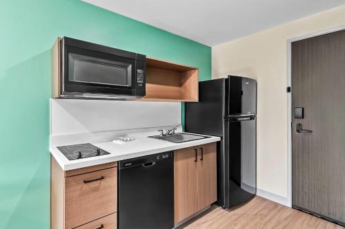 echo suites sterling