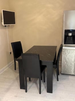 Komegloba Mega Room,,2 star