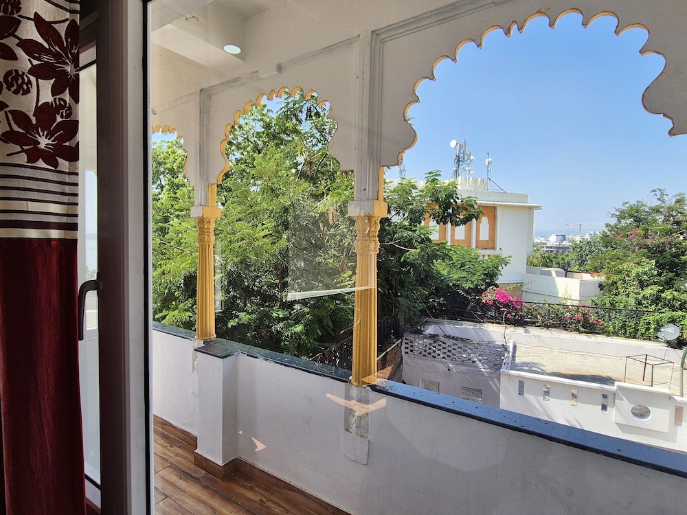 hotel lake star bistro