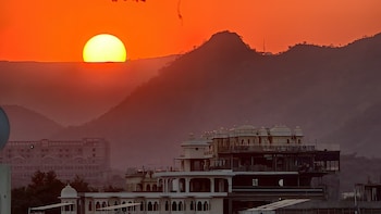 hotel lake star bistro