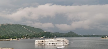 hotel lake star bistro