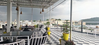 hotel lake star bistro