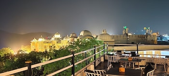hotel lake star bistro
