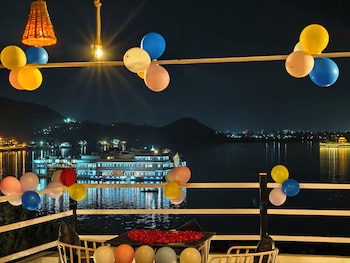 hotel lake star bistro